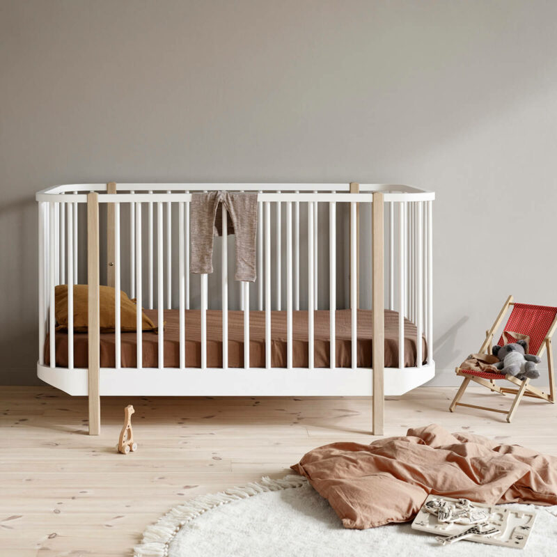 Oliver furniture Wood baby cot 041424